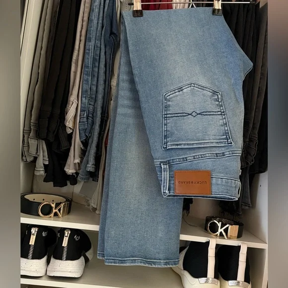 Lucky Brand Sweet Straight Jeans Mid Rise Light Wash Denim - Picture 12 of 12